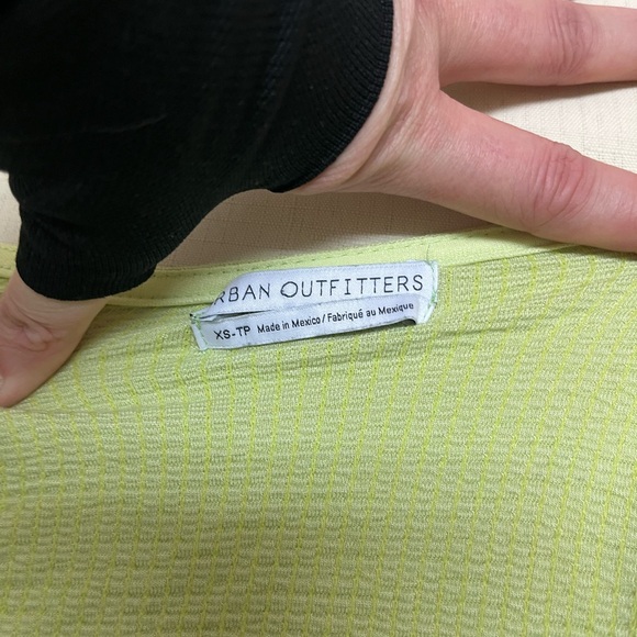 Urban Outfitters XS lime cropped wrap top - Picture 5 of 10